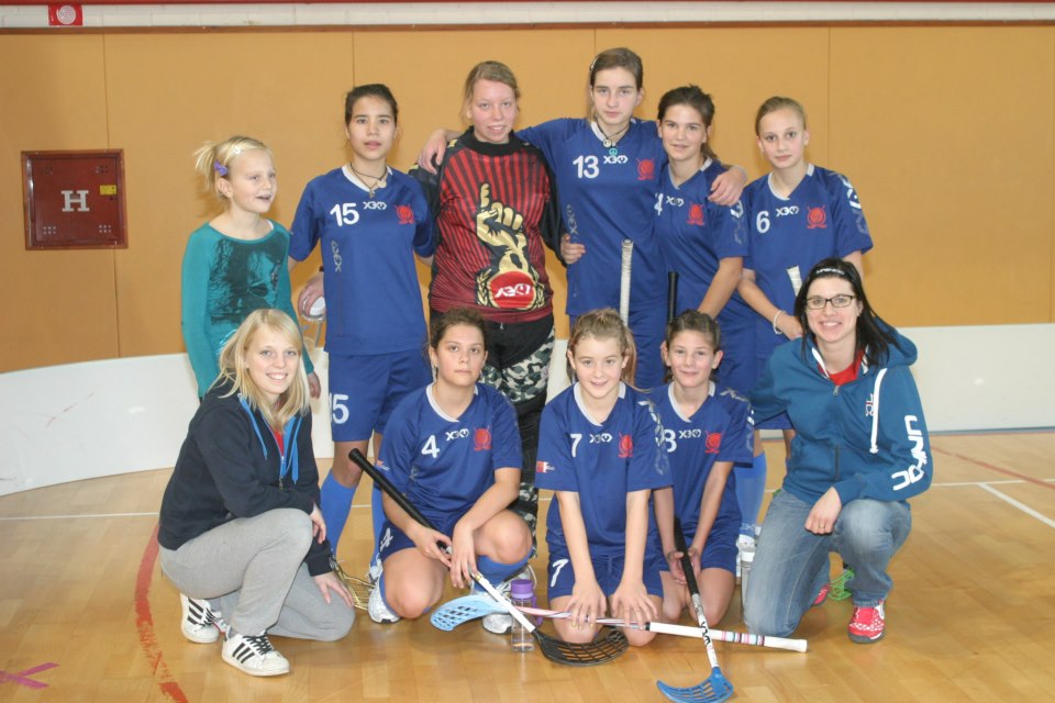 Borovniška dekleta hrabro med fante - U13